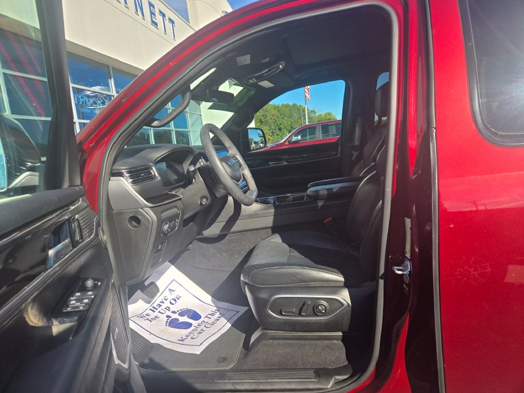 2024 Jeep Wagoneer Base