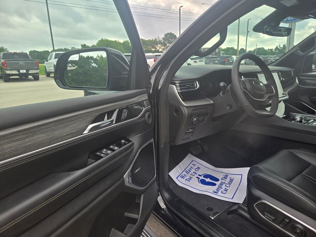 2023 Jeep Wagoneer Series III