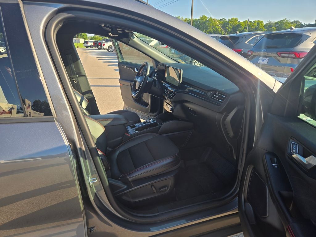 2024 Ford Escape Hybrid ST-Line Elite