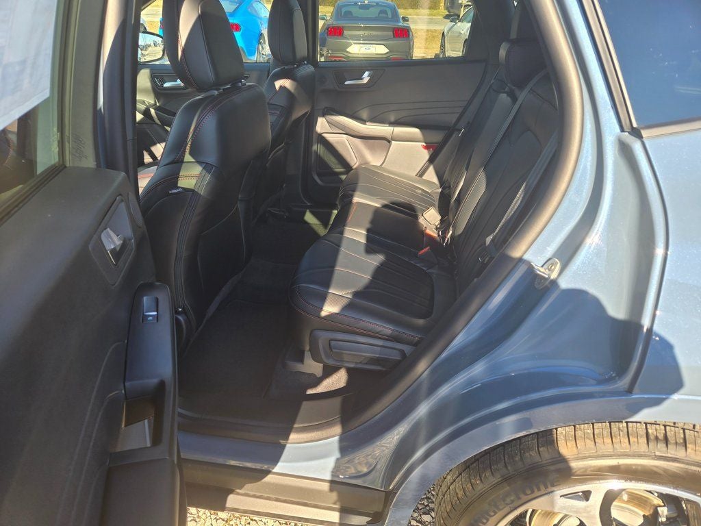 2026 Ford Escape Hybrid ST-Line Elite