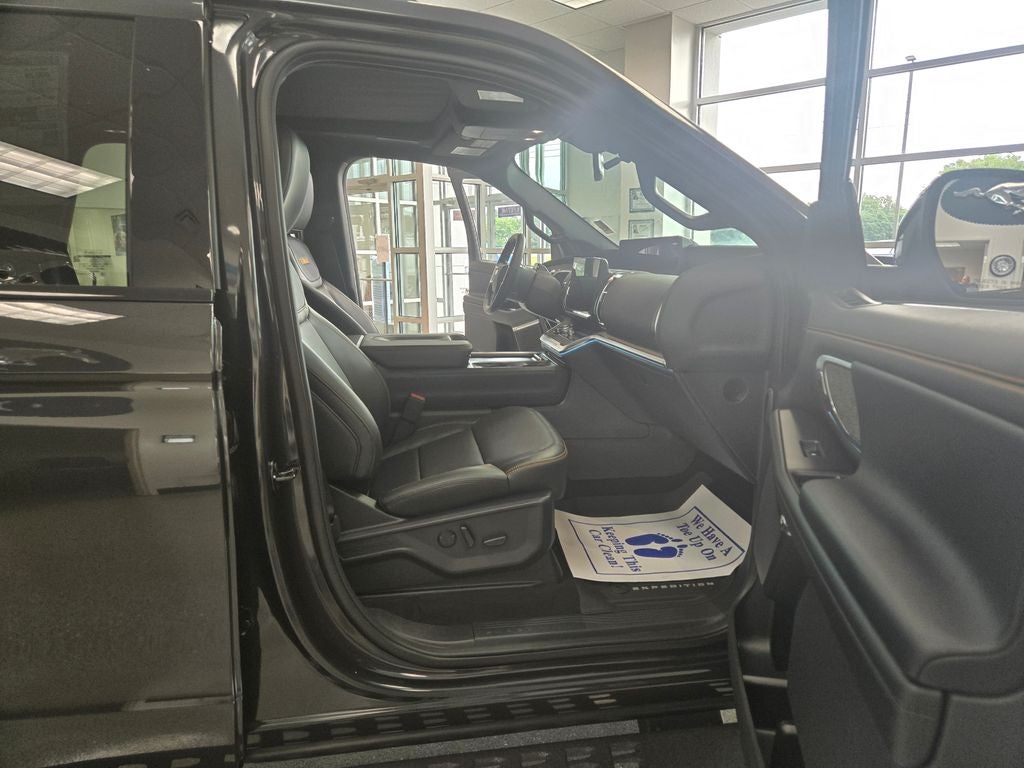 2027 Ford Expedition Max MAX Platinum