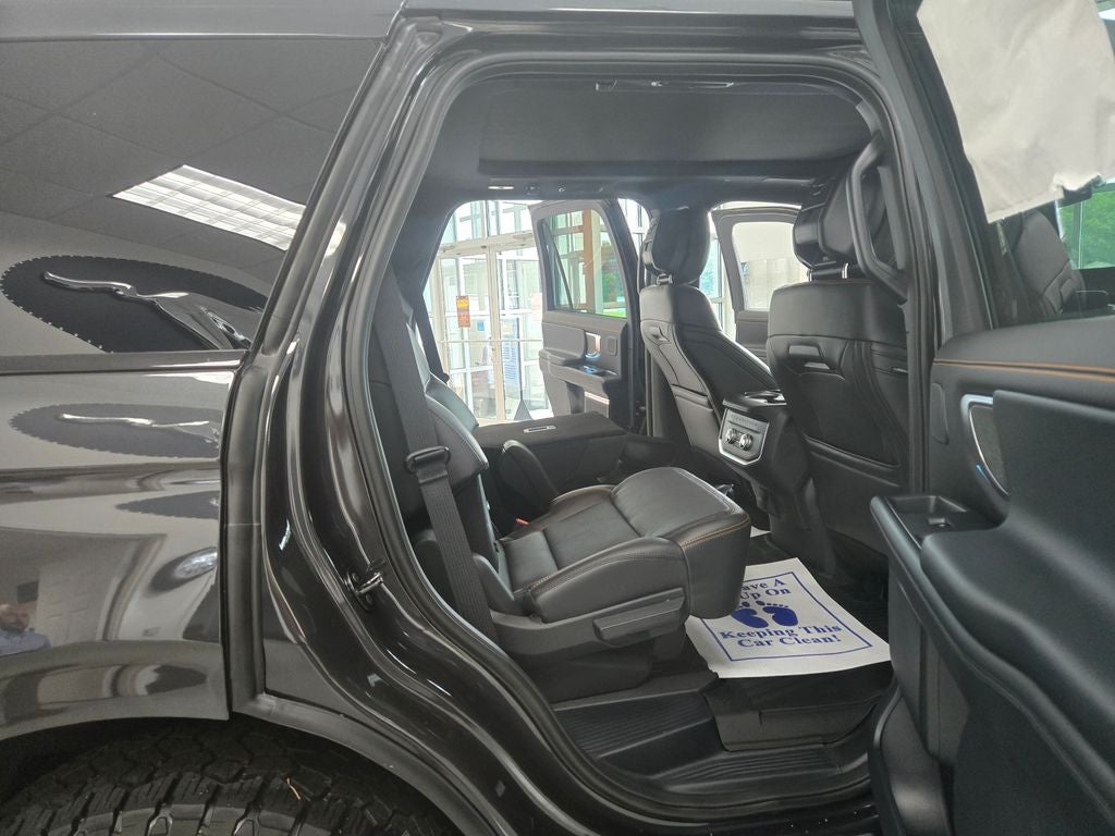 2027 Ford Expedition Max MAX Platinum