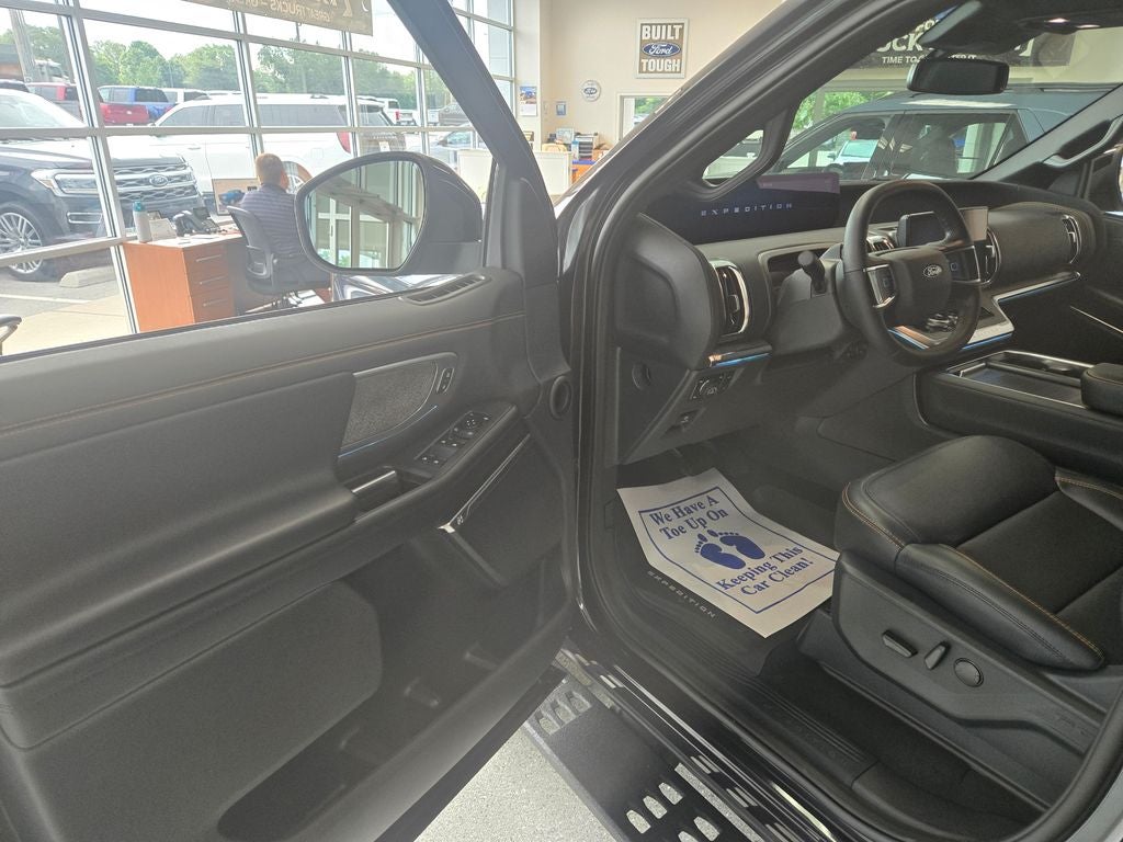 2027 Ford Expedition Max MAX Platinum