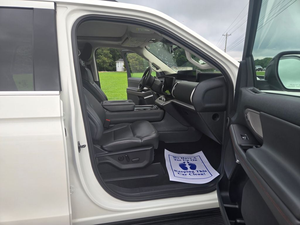 2025 Ford Expedition Active