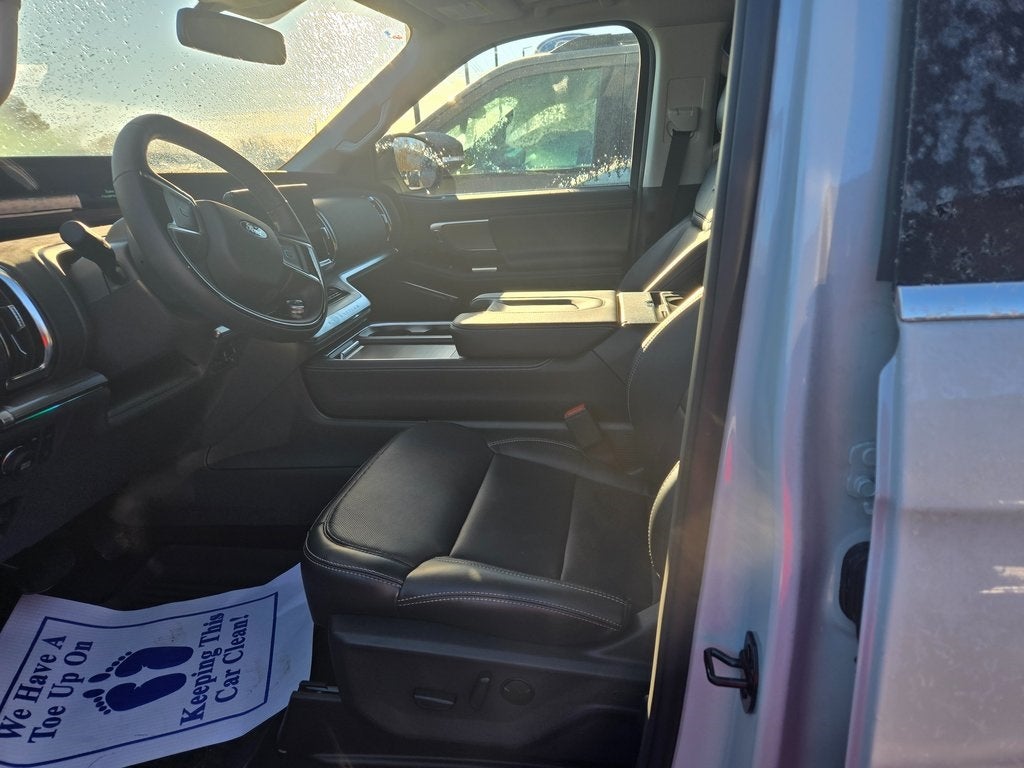 2025 Ford Expedition Platinum®