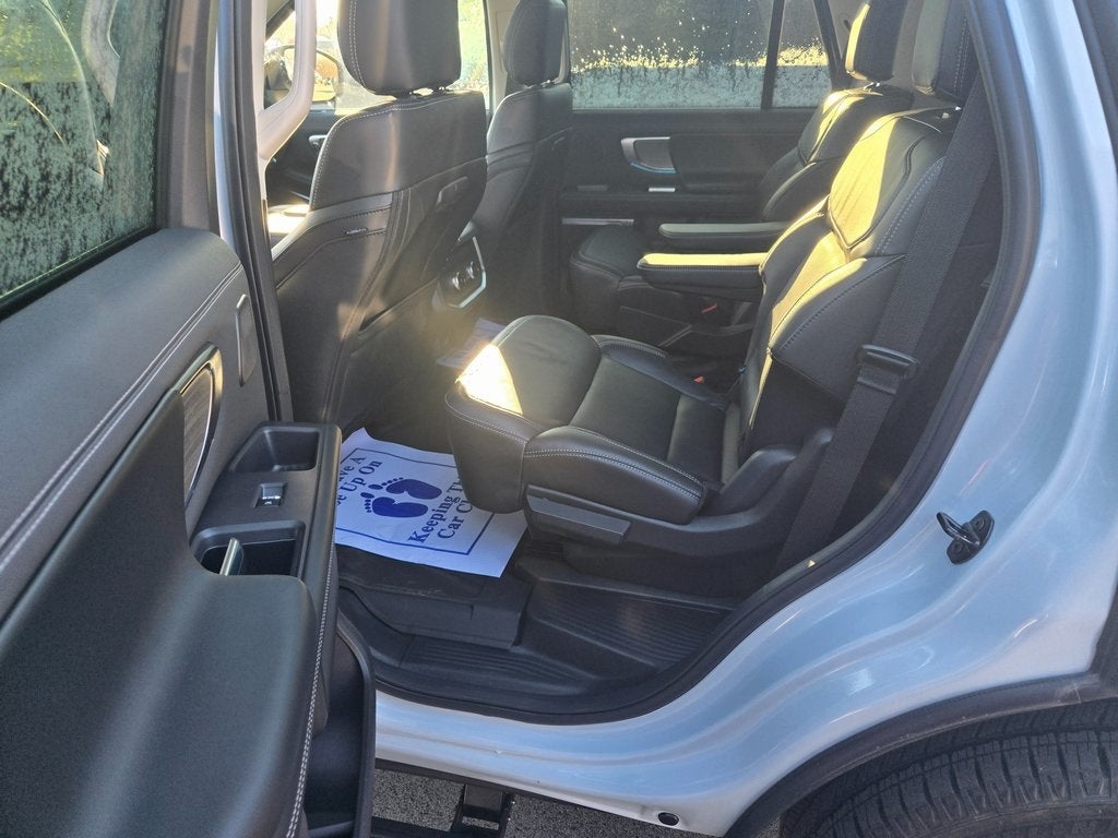 2025 Ford Expedition Platinum®