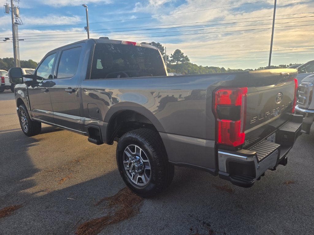 2027 Ford F-350SD F-350® Lariat®