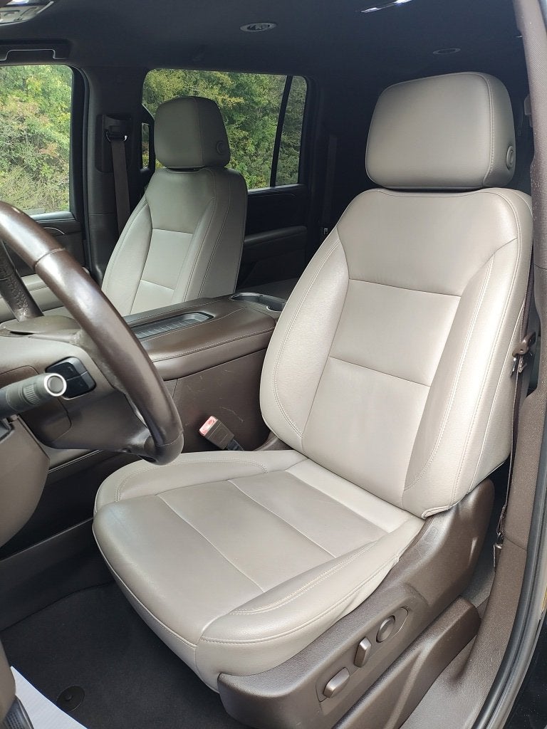 2021 Chevrolet Suburban LT - Photo 18