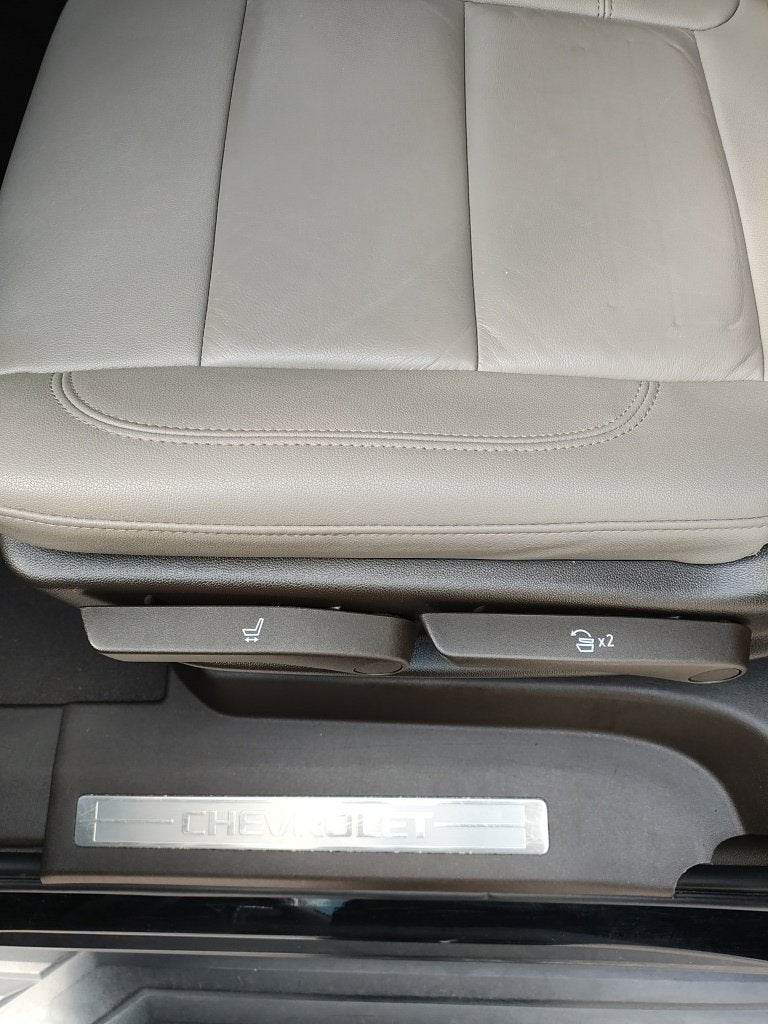 2021 Chevrolet Suburban LT - Photo 20