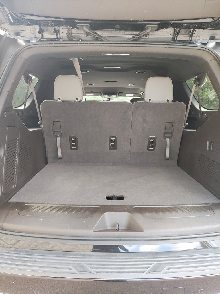 2021 Chevrolet Suburban LT - Photo 24