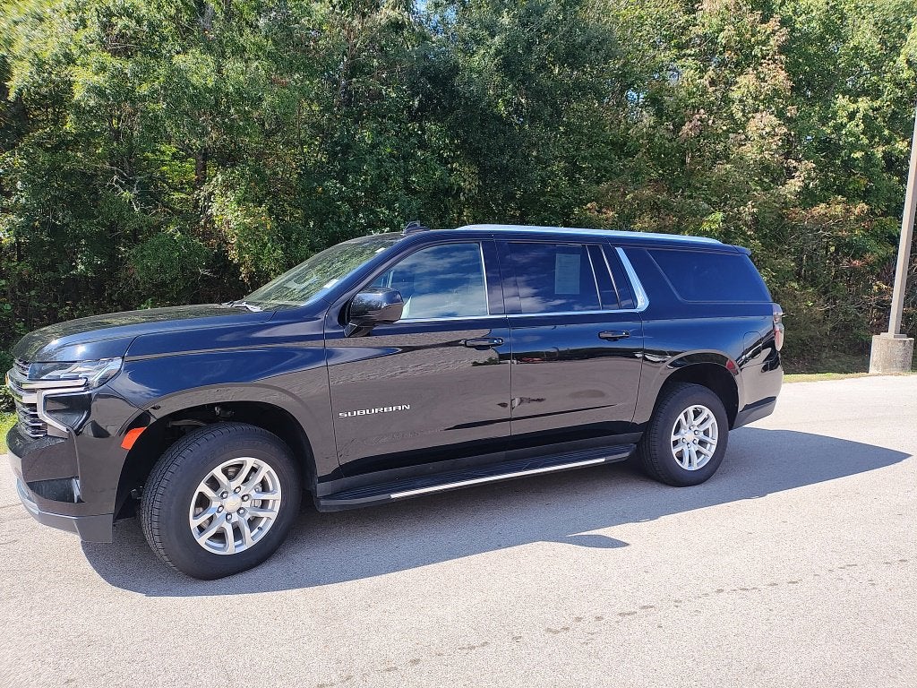 2021 Chevrolet Suburban LT - Photo 32
