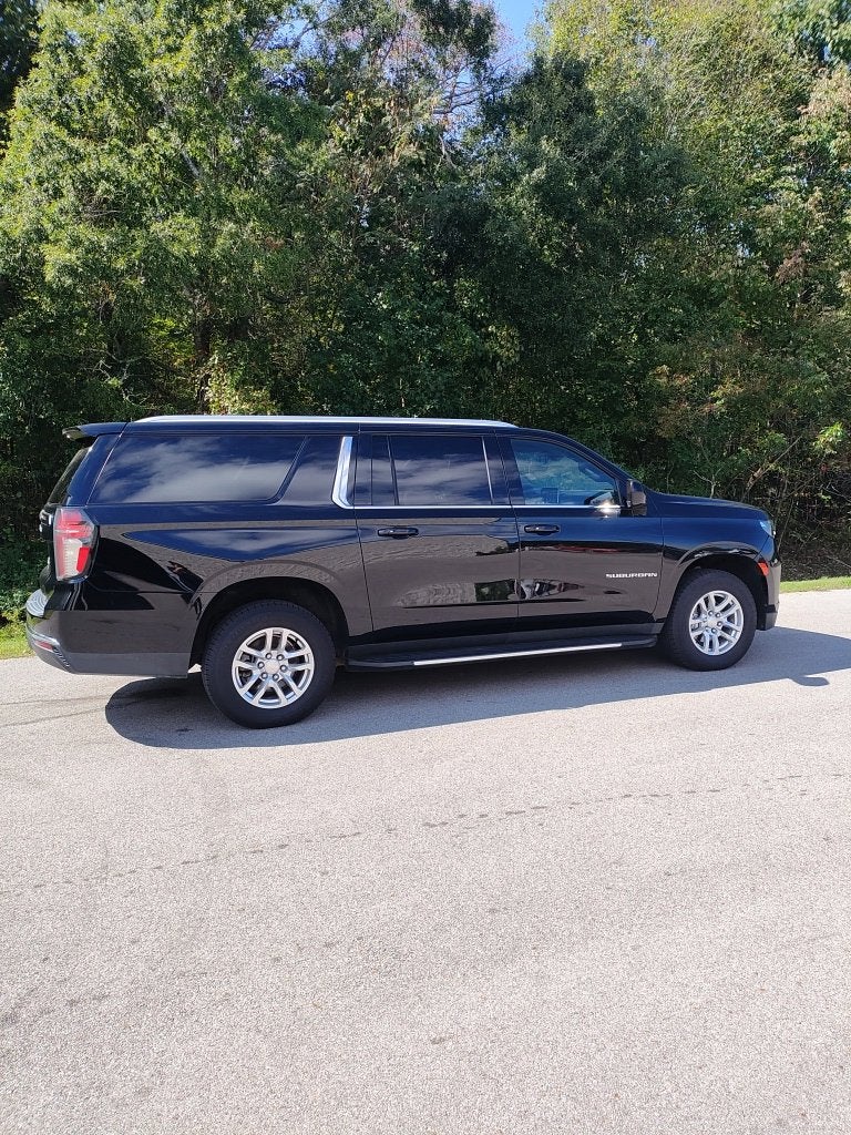 2021 Chevrolet Suburban LT - Photo 36
