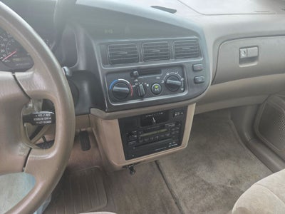 1998 Toyota Sienna LE