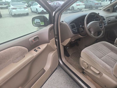 1998 Toyota Sienna LE