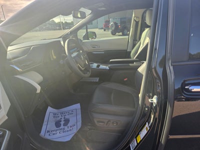 2025 Toyota Sienna Platinum 7 Passenger